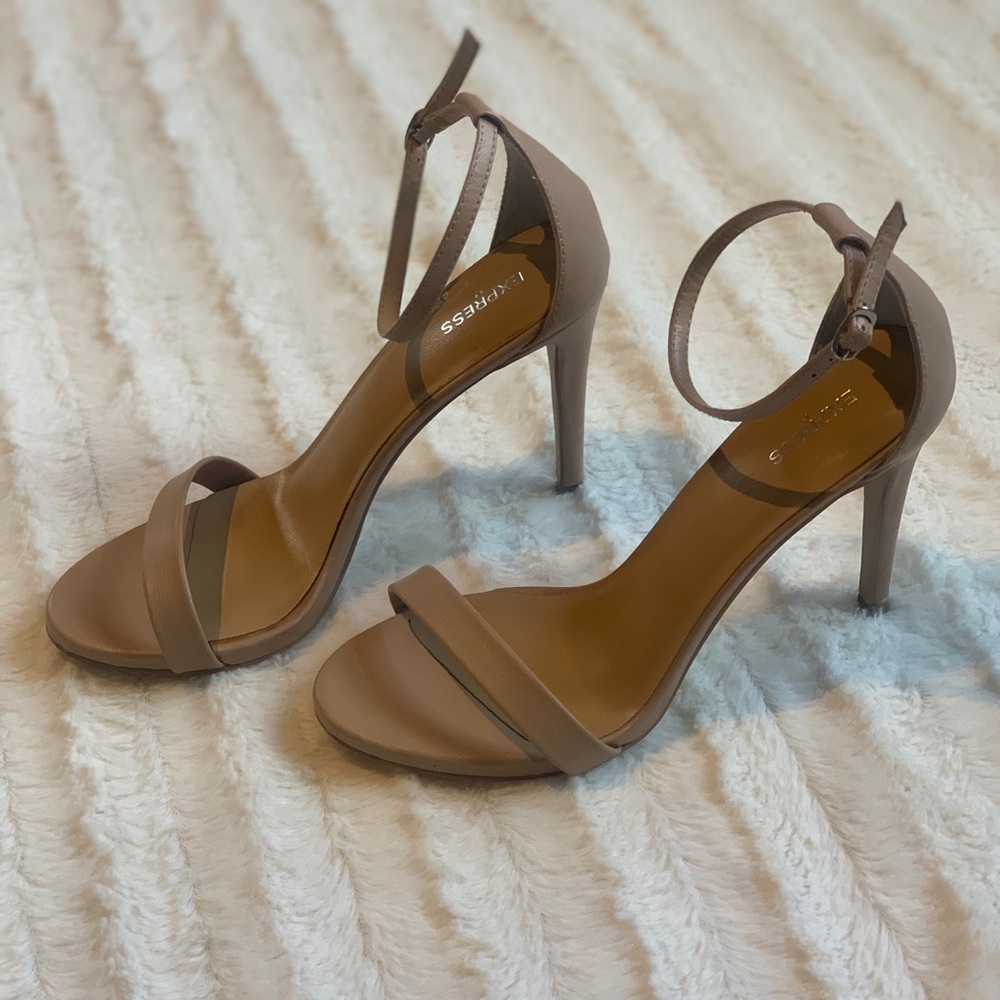 Express Heels